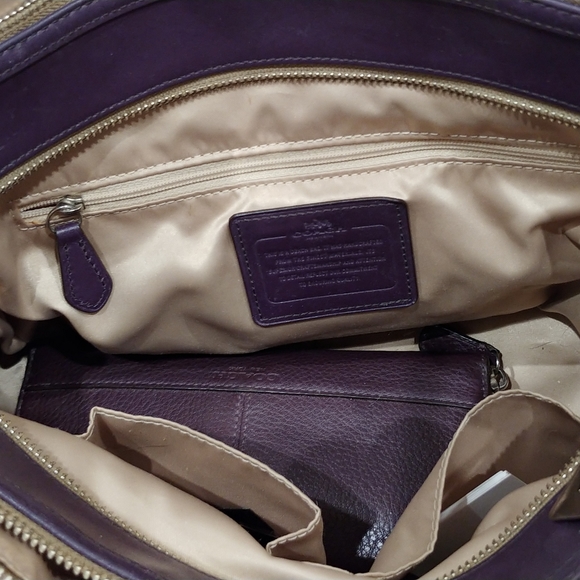 Coach purse and matching billfold - Picture 5 of 8